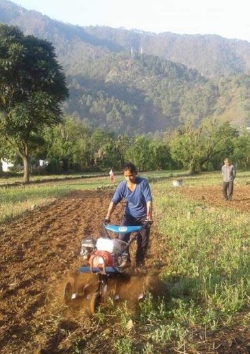 uttarakhand girl farming