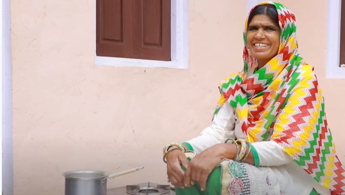 Rajasthan Woman using biogas 