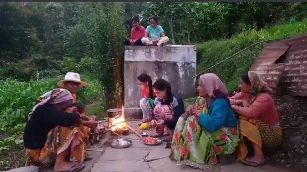 Here students learn to cook tradiotional foods & singing folk songs