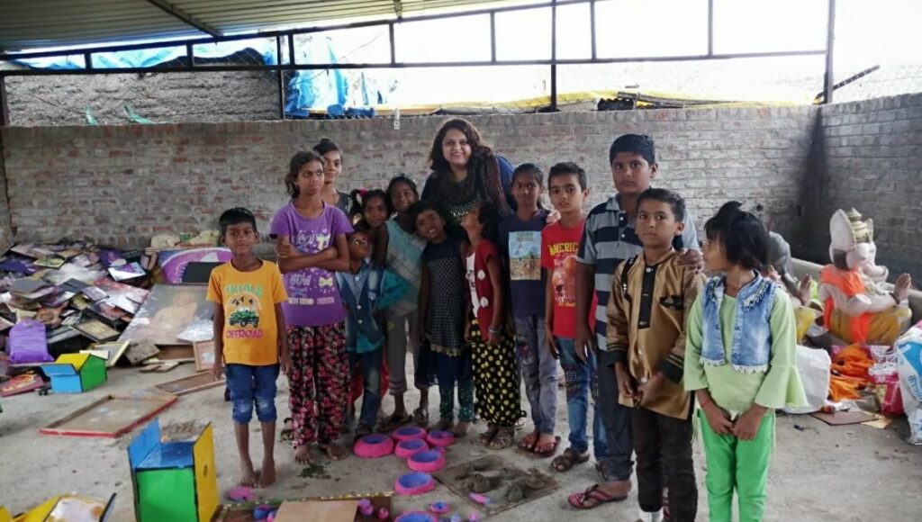 trupti Gaikwad with slum kids