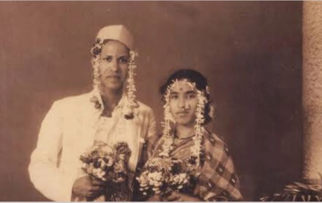 savitri Bai, the name Eva changed after getting married with Vikram Khanolkar