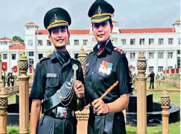 Captain Divya Singh & Lieutenant Dimple Singh 