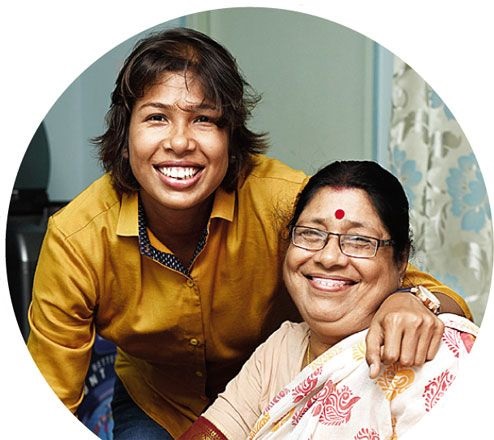 Jhulan Goswami with her mother