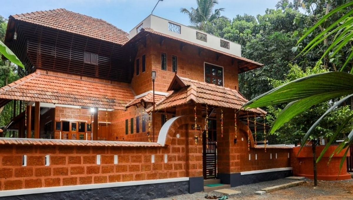 Eco friendly & traditional house of Dinesh Kumar in Thrissur, Kerala