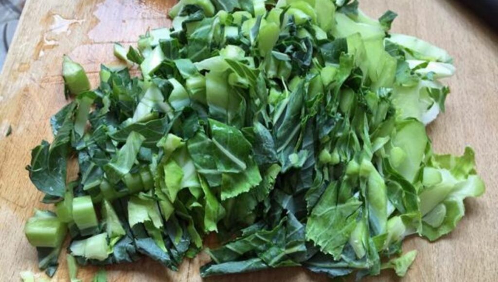 zero waste recipe from cauliflower leaf  