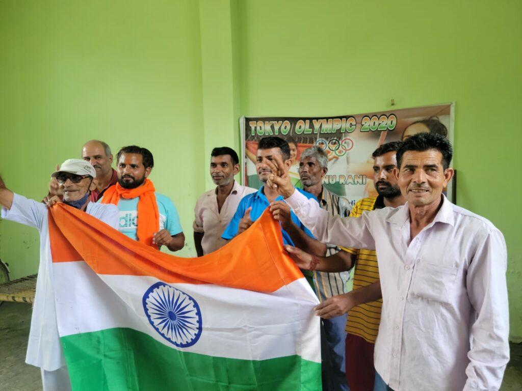 Commonwealth games : Indian Flag and celebration at home after Annu gets bronze in Javelin