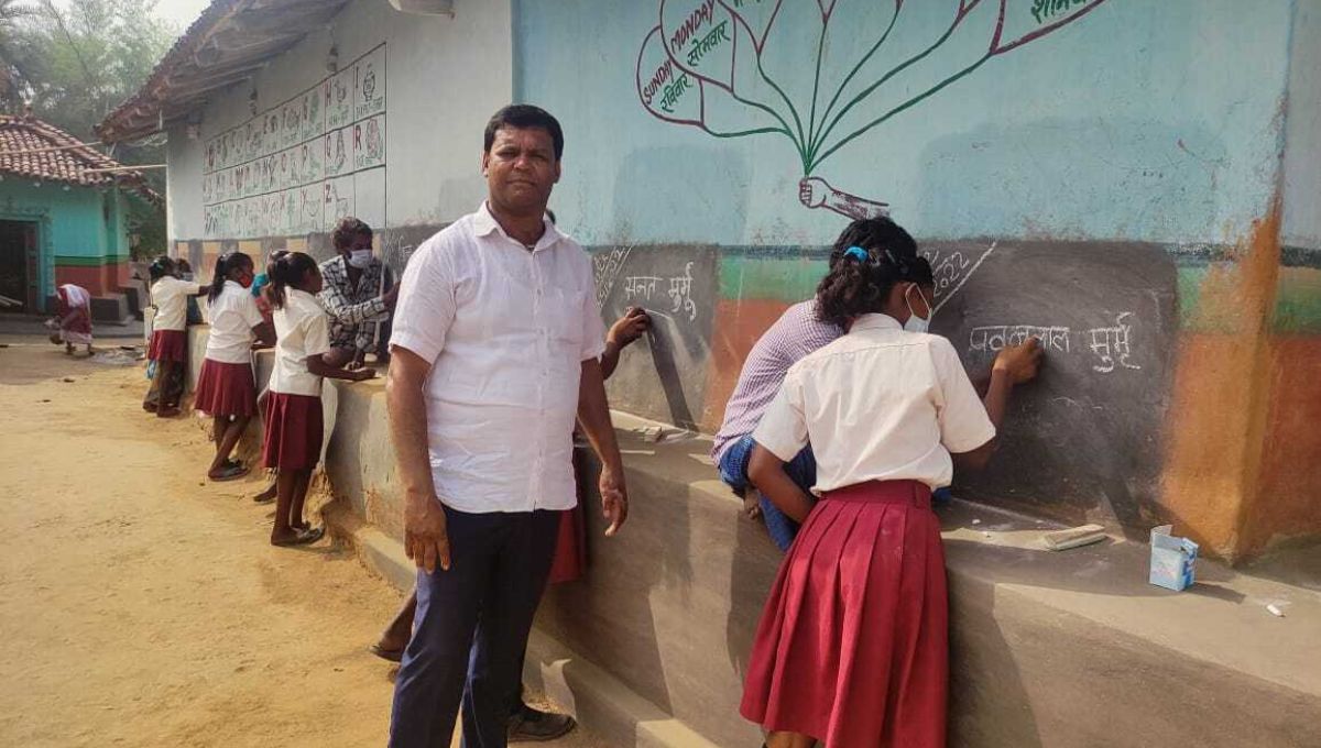 Open school in Dumarthar, Jharkhand