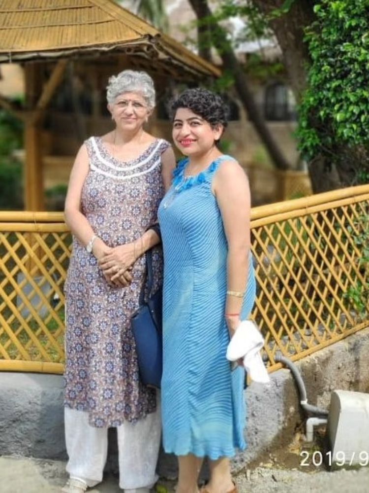 Veena with daughter Shefali Malhotra