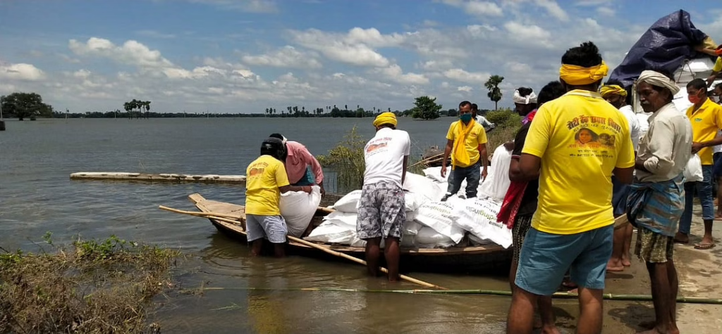 Food relief conducted by Roti Bank Chhapra during Bihar Flood 2021