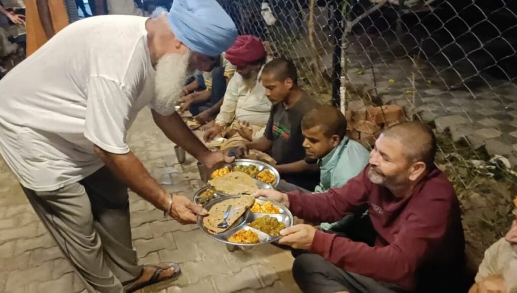Feeding needy in Shelter home 