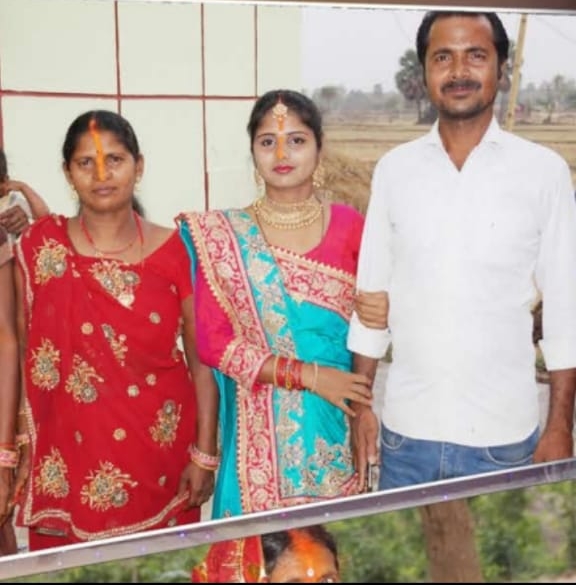 Babli with parents Tulsi Prasad and Sunila Devi