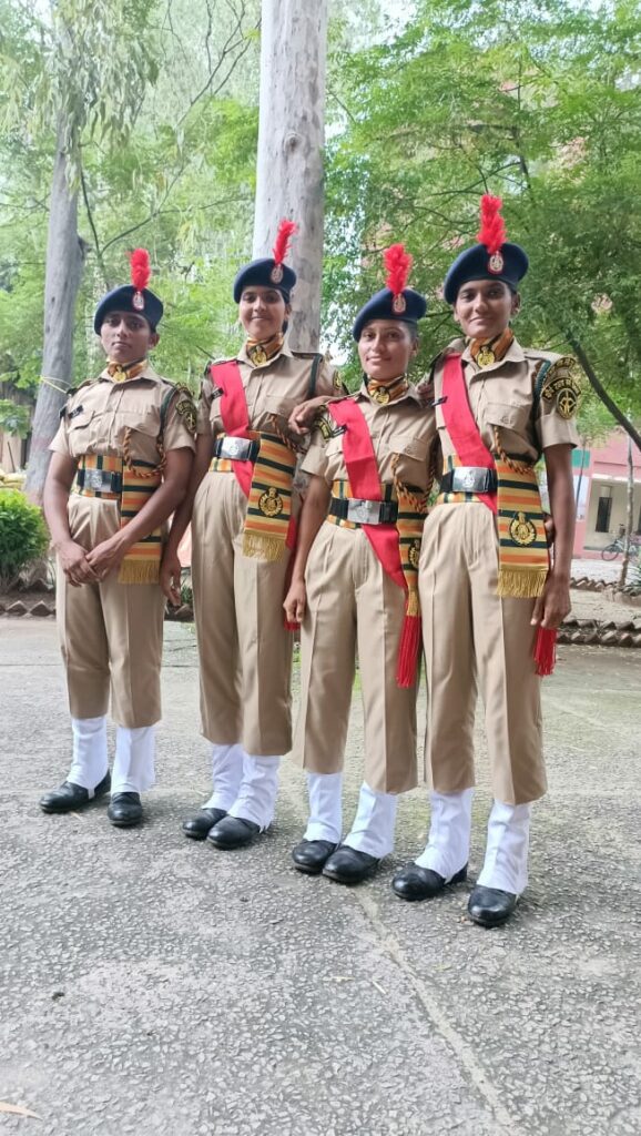 ITBP constable Tarannum Qureshi with her colleagues 