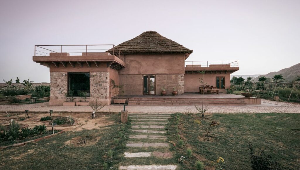The mud home in Alwar, Rajasthan employs thatch roof so that the house stays cool in summers as thatch is breathable
