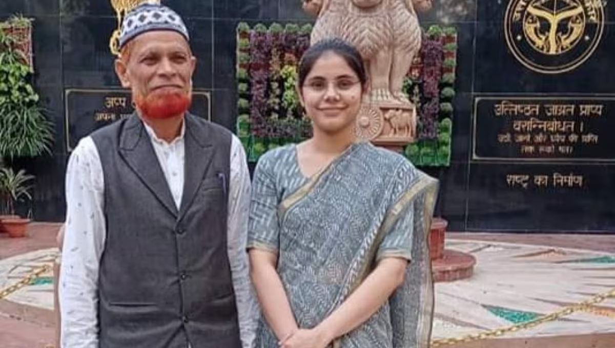 Mohsina Bano with her Father